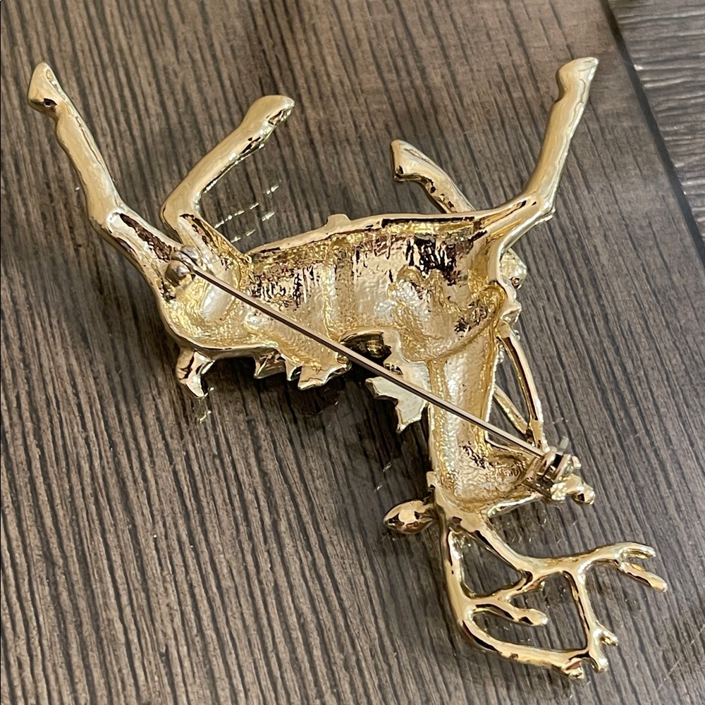 Large Vintage Gold-tone Reindeer with Holly Accents Brooch Holiday Pin - Picture 13 of 15